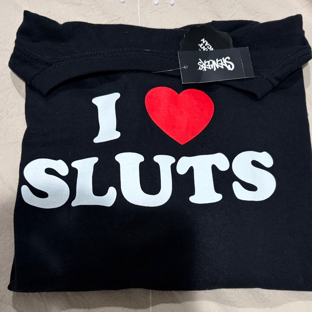 I Heart Sluts Short Sleeve Tee - Black